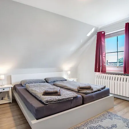 Ruegenferienhaus Eg Und Og * Schaprode